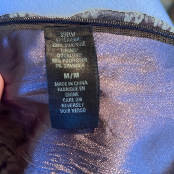 Gianni Bini v-neck Camisole size M, espresso, mauve and cream colored pattern. - Picture 6 of 6